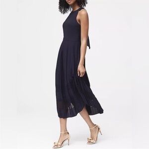 Chic Sleeveless Navy Midi Dress